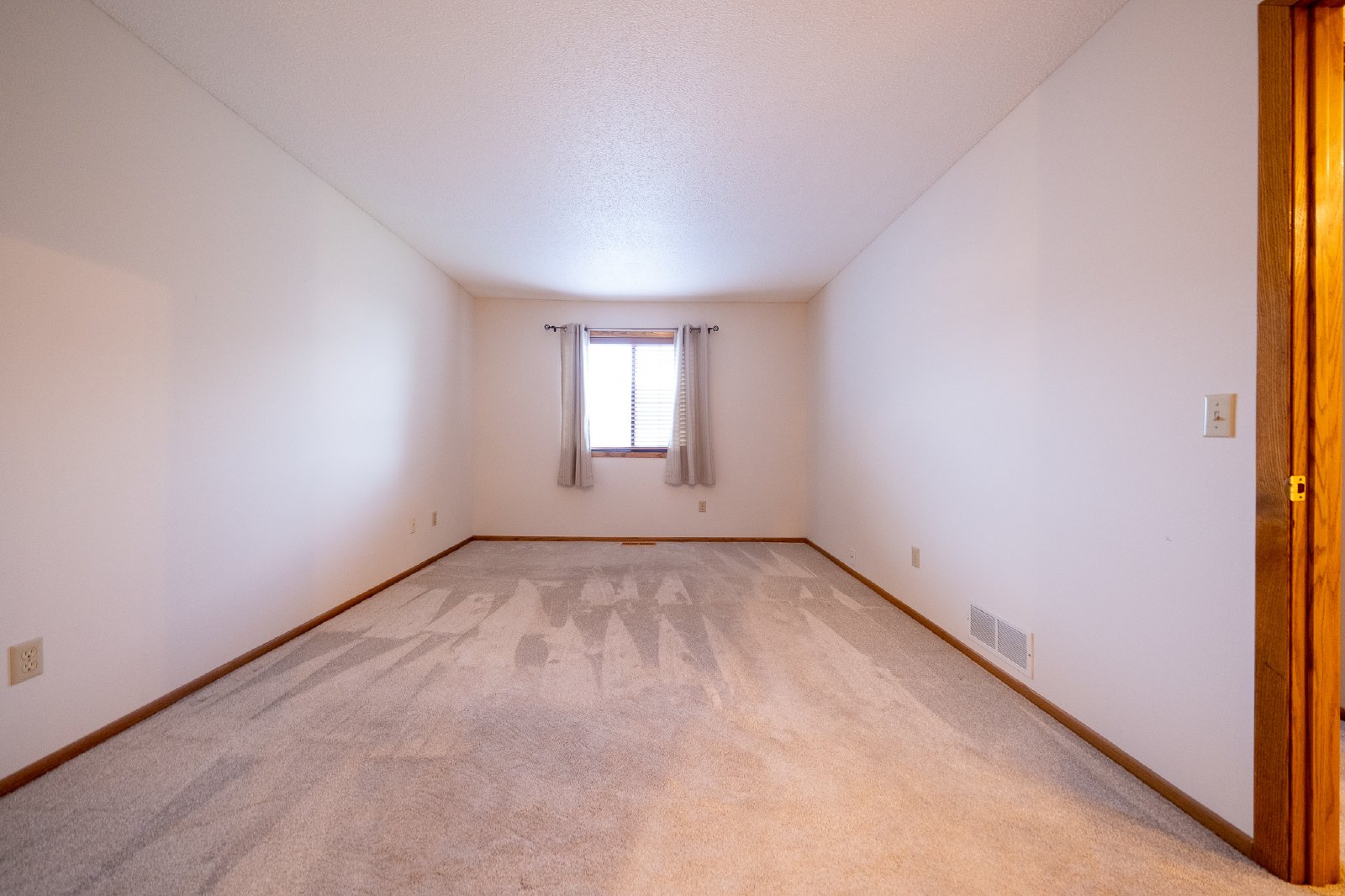 147th Street West, Apple Valley (7991) JP CW1 - 1 property image