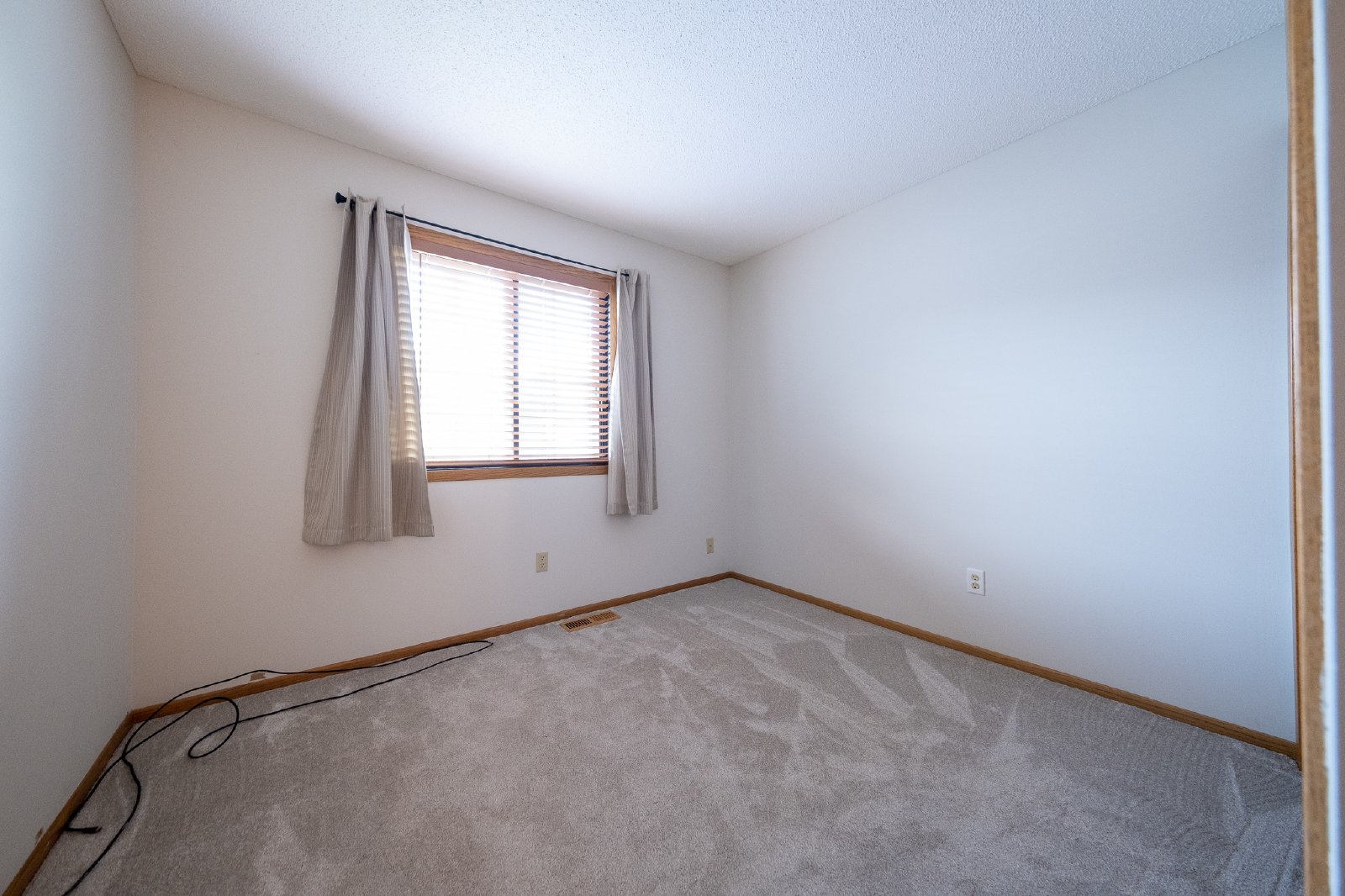 147th Street West, Apple Valley (7991) JP CW1 - 1 property image