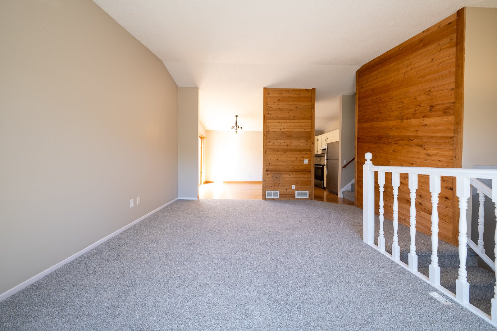 Foliage Avenue West, Rosemount (16068) MJ MG1 **HWP** - 1 property image