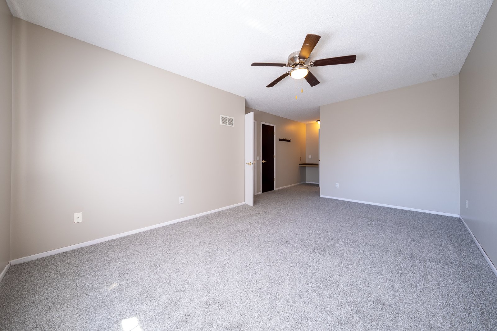 Foliage Avenue West, Rosemount (16068) MJ MG1 **HWP** - 1 property image