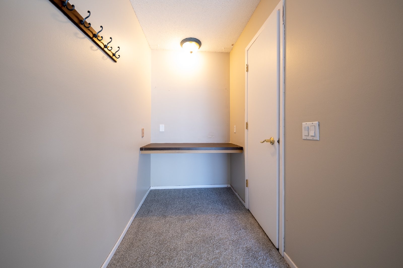 Foliage Avenue West, Rosemount (16068) MJ MG1 **HWP** - 1 property image