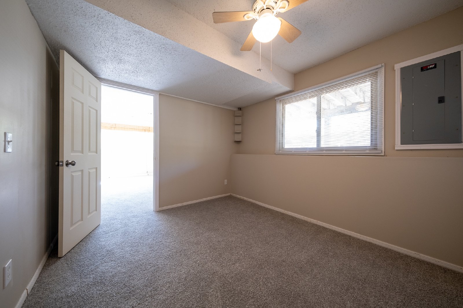 Foliage Avenue West, Rosemount (16068) MJ MG1 **HWP** - 1 property image