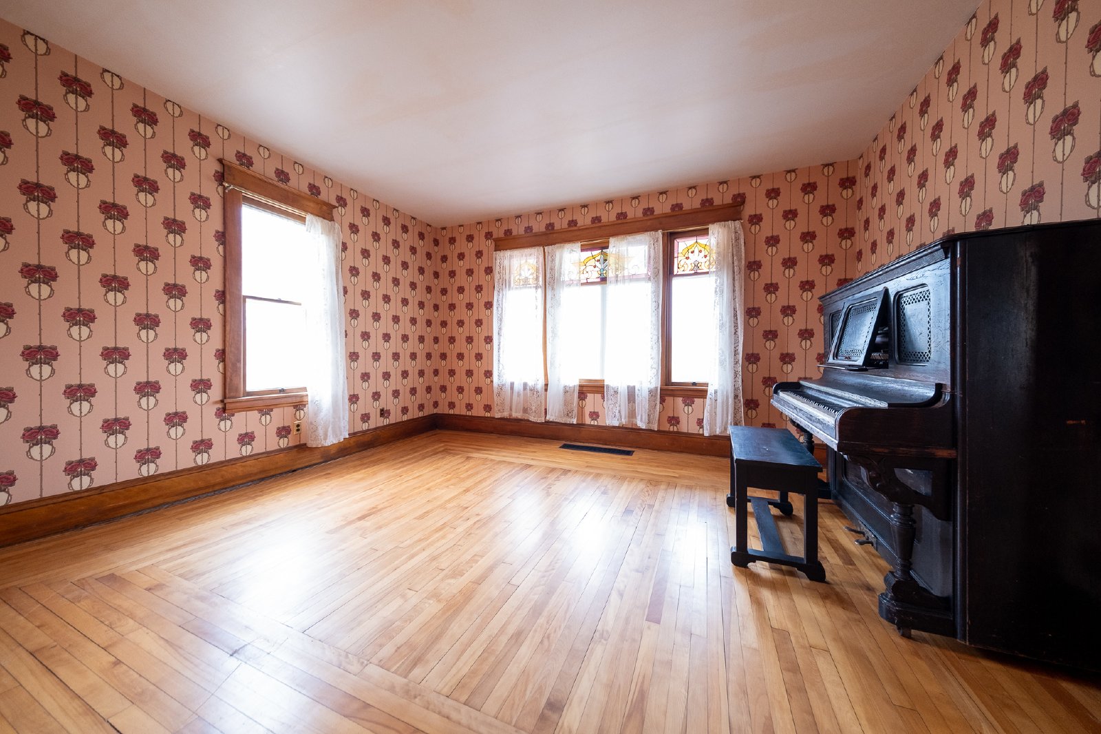 2nd Avenue West, Shakopee (128) MJ ER1 - 1 property image