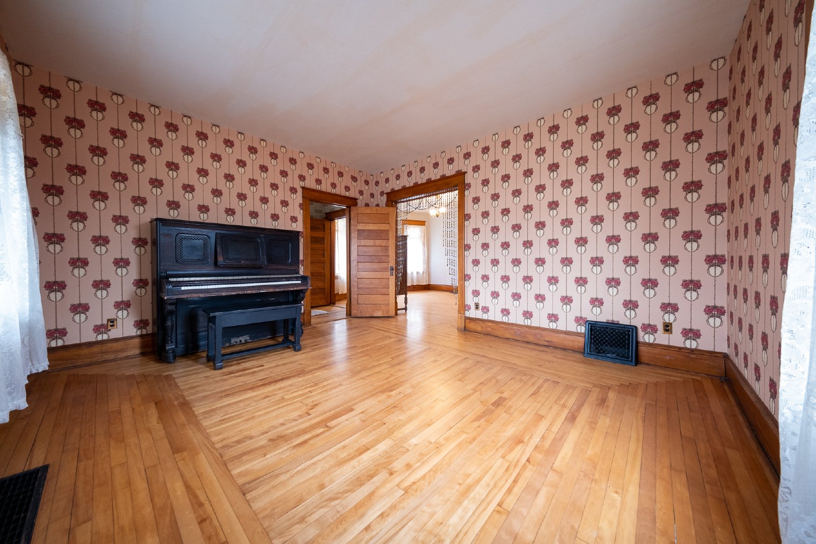 2nd Avenue West, Shakopee (128) MJ ER1 - 1 property image