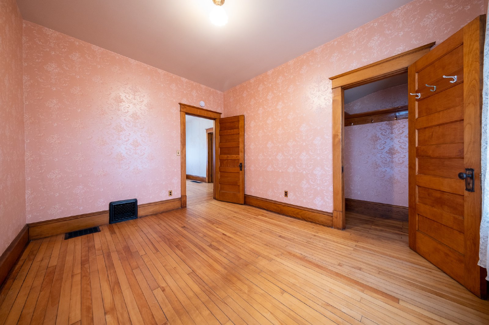 2nd Avenue West, Shakopee (128) MJ ER1 - 1 property image