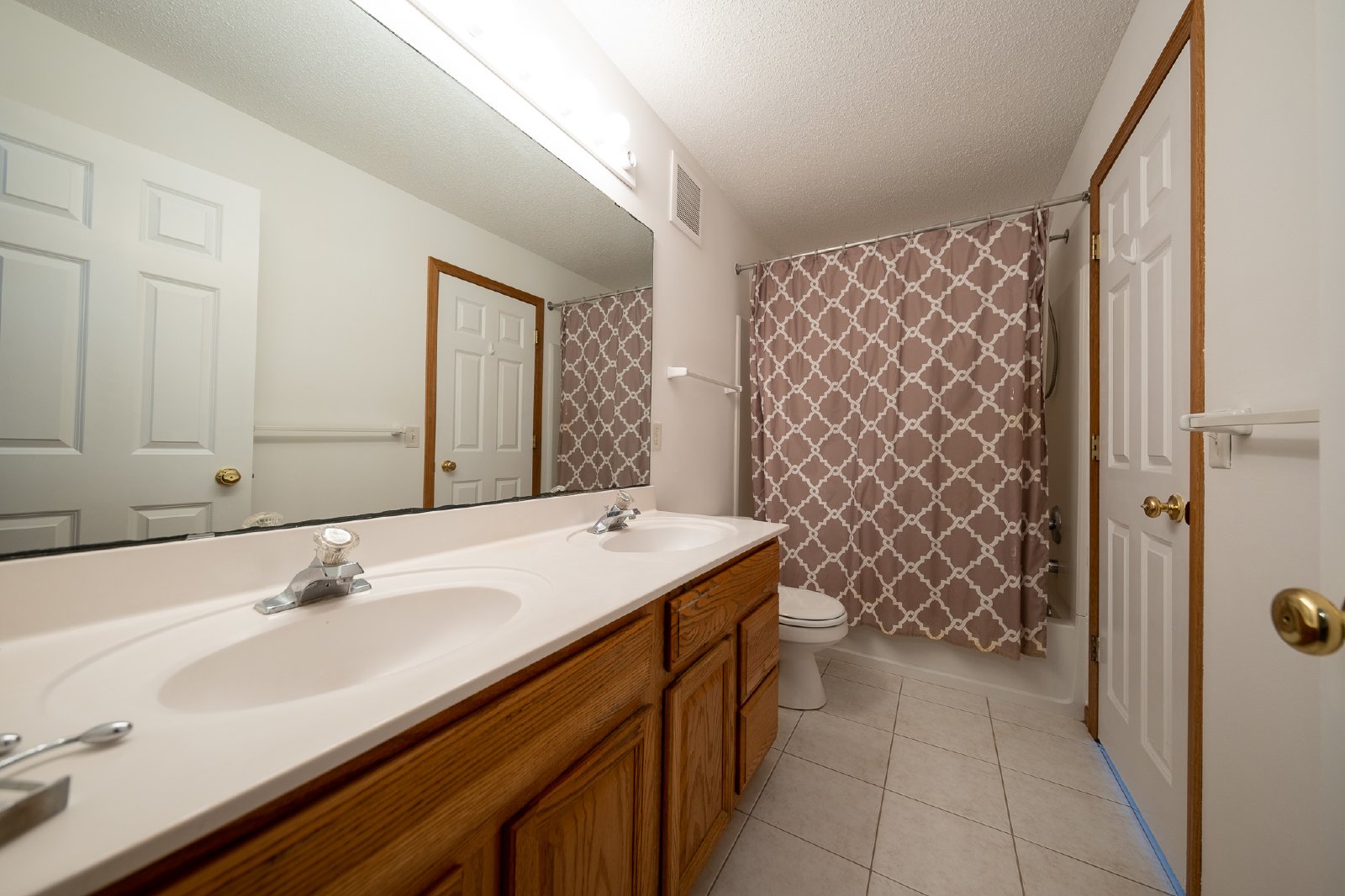 Float Court, Apple Valley (15645) JP CW1 **HWP** - 1 property image