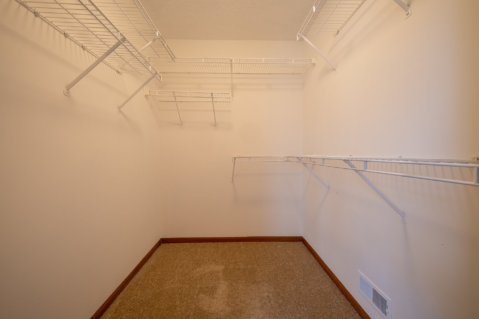 Float Court, Apple Valley (15645) JP CW1 **HWP** - 1 property image