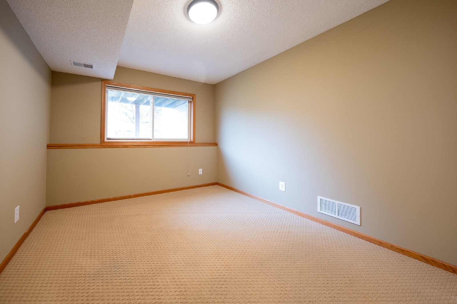 Float Court, Apple Valley (15645) JP CW1 **HWP** - 1 property image