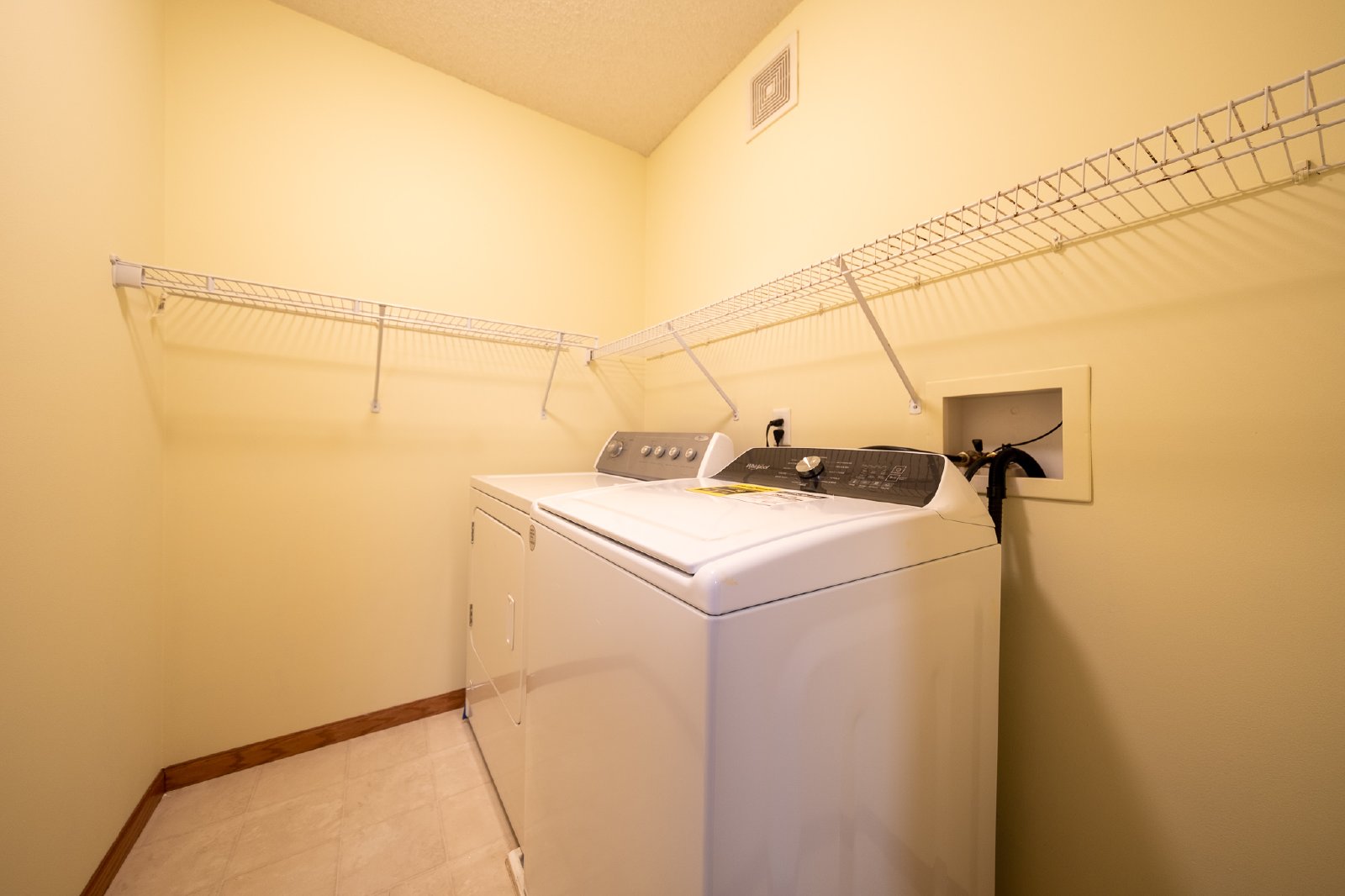 Float Court, Apple Valley (15645) JP CW1 **HWP** - 1 property image