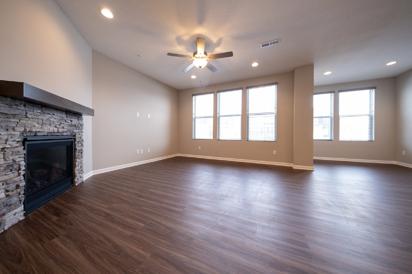 Walnut Grove Way North, Maple Grove (7170) JP KZ1 - 1 property image