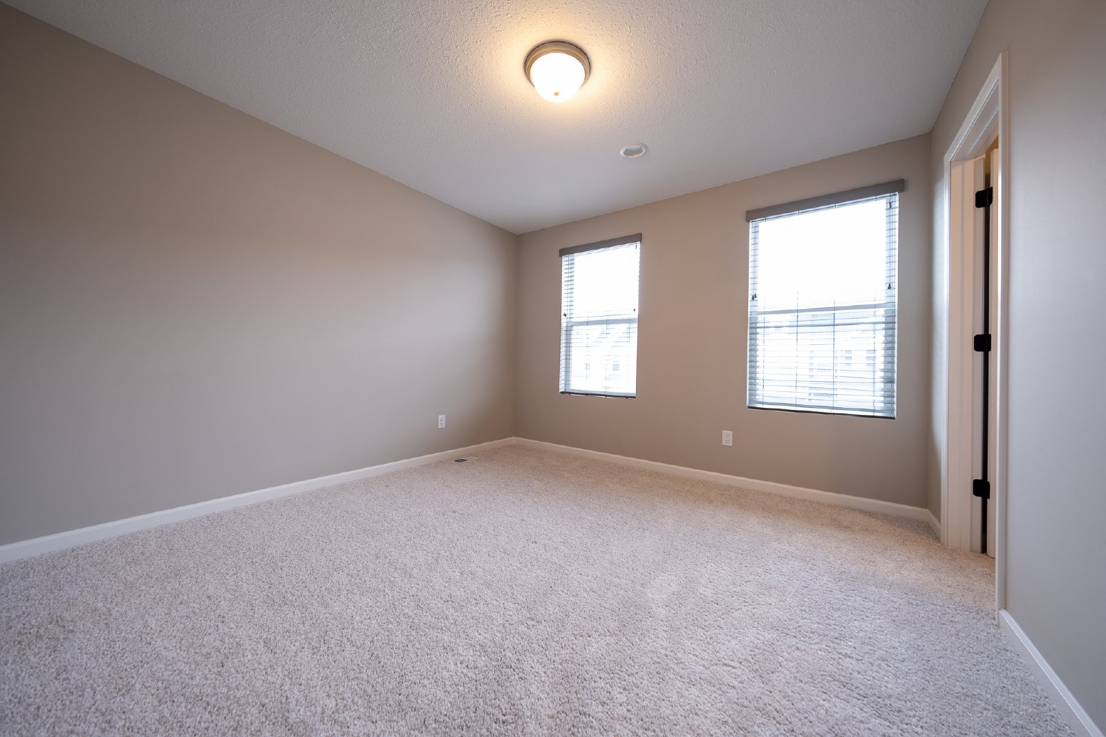 Walnut Grove Way North, Maple Grove (7170) JP KZ1 - 1 property image