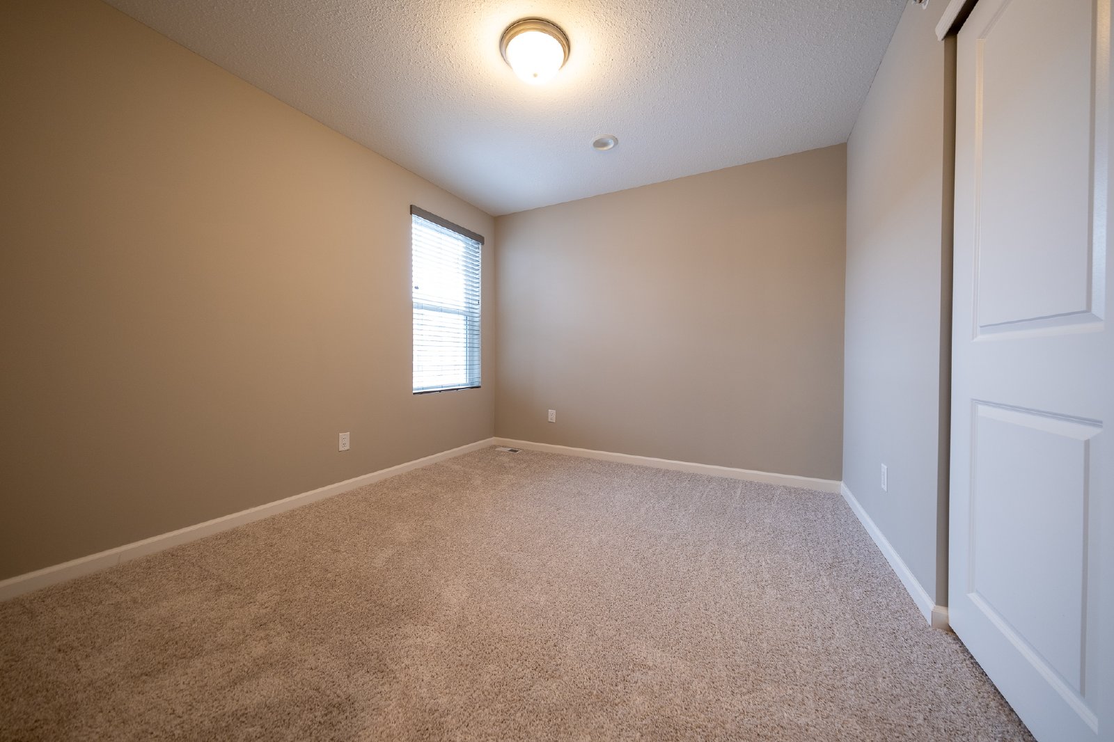 Walnut Grove Way North, Maple Grove (7170) JP KZ1 - 1 property image