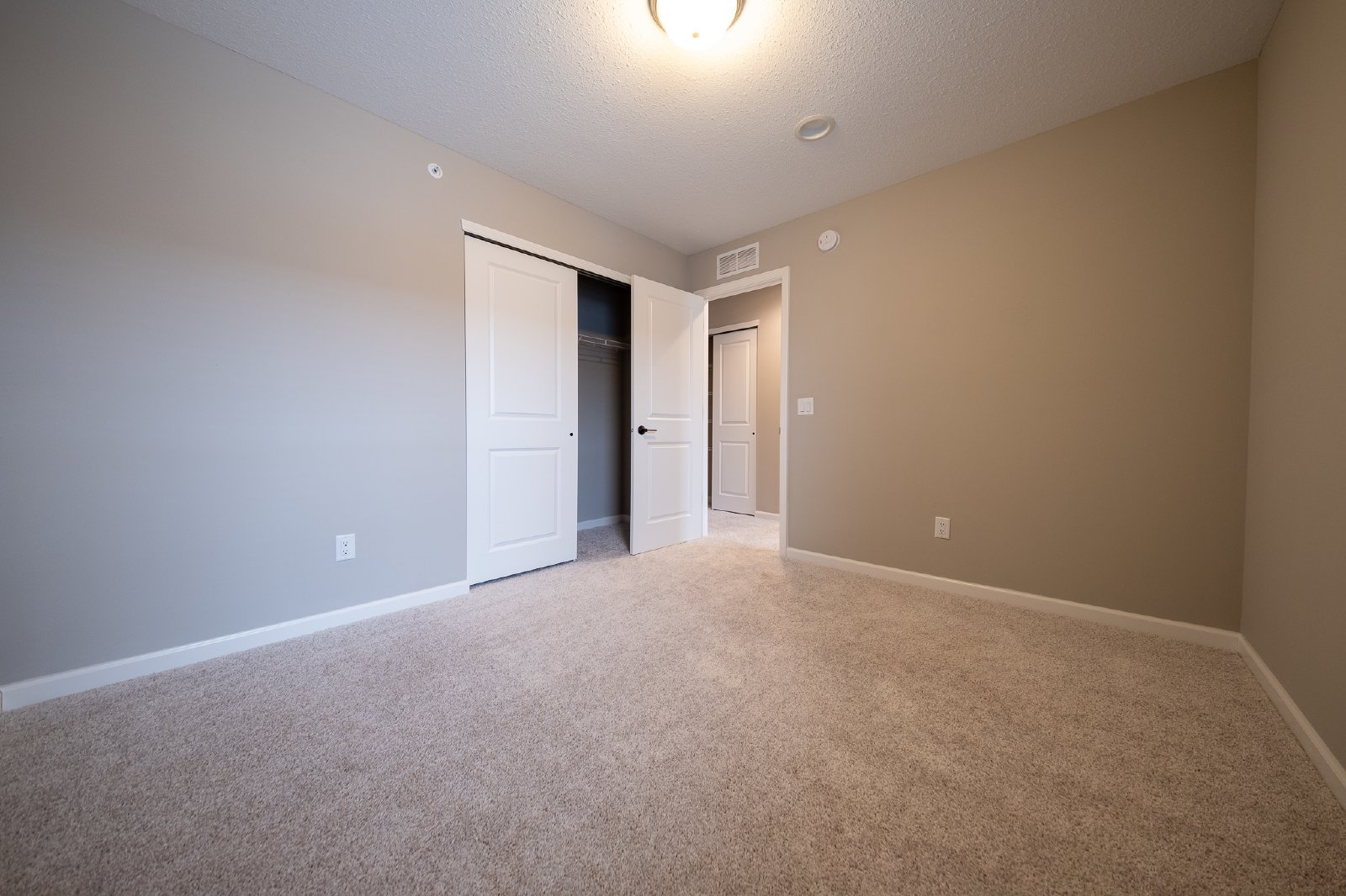 Walnut Grove Way North, Maple Grove (7170) JP KZ1 - 1 property image