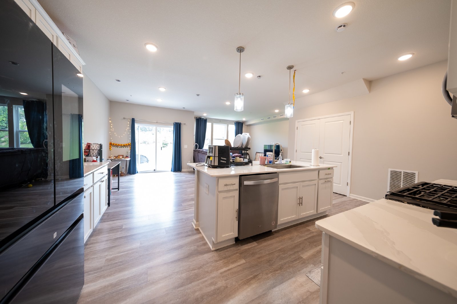 Avery Court, Eagan (4872) MJ CW1 - 1 property image