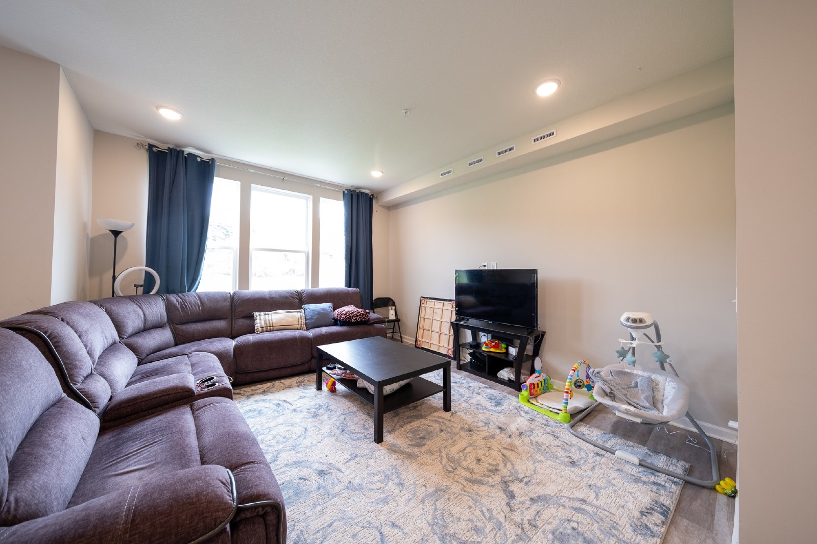 Avery Court, Eagan (4872) MJ CW1 - 1 property image