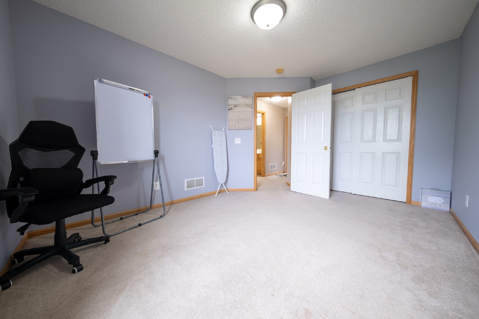 Village Parkway, Circle Pines (710) LS ER1 - 1 property image