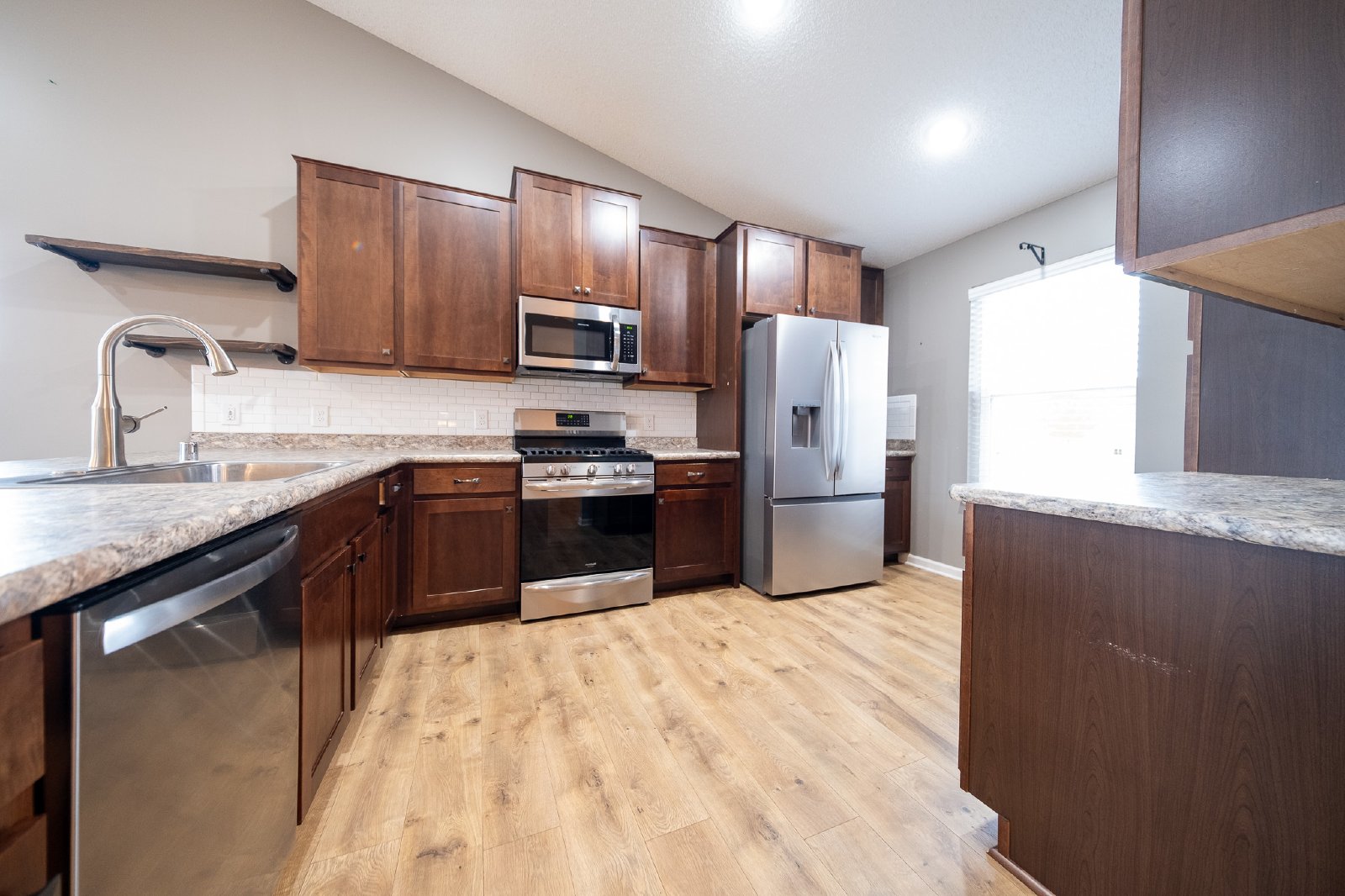 Emory Circle, Apple Valley (15141) LY KK1 - 1 property image