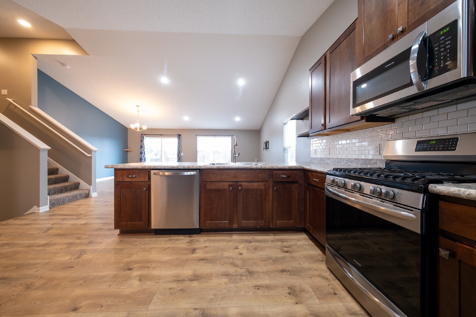 Emory Circle, Apple Valley (15141) LY KK1 - 1 property image