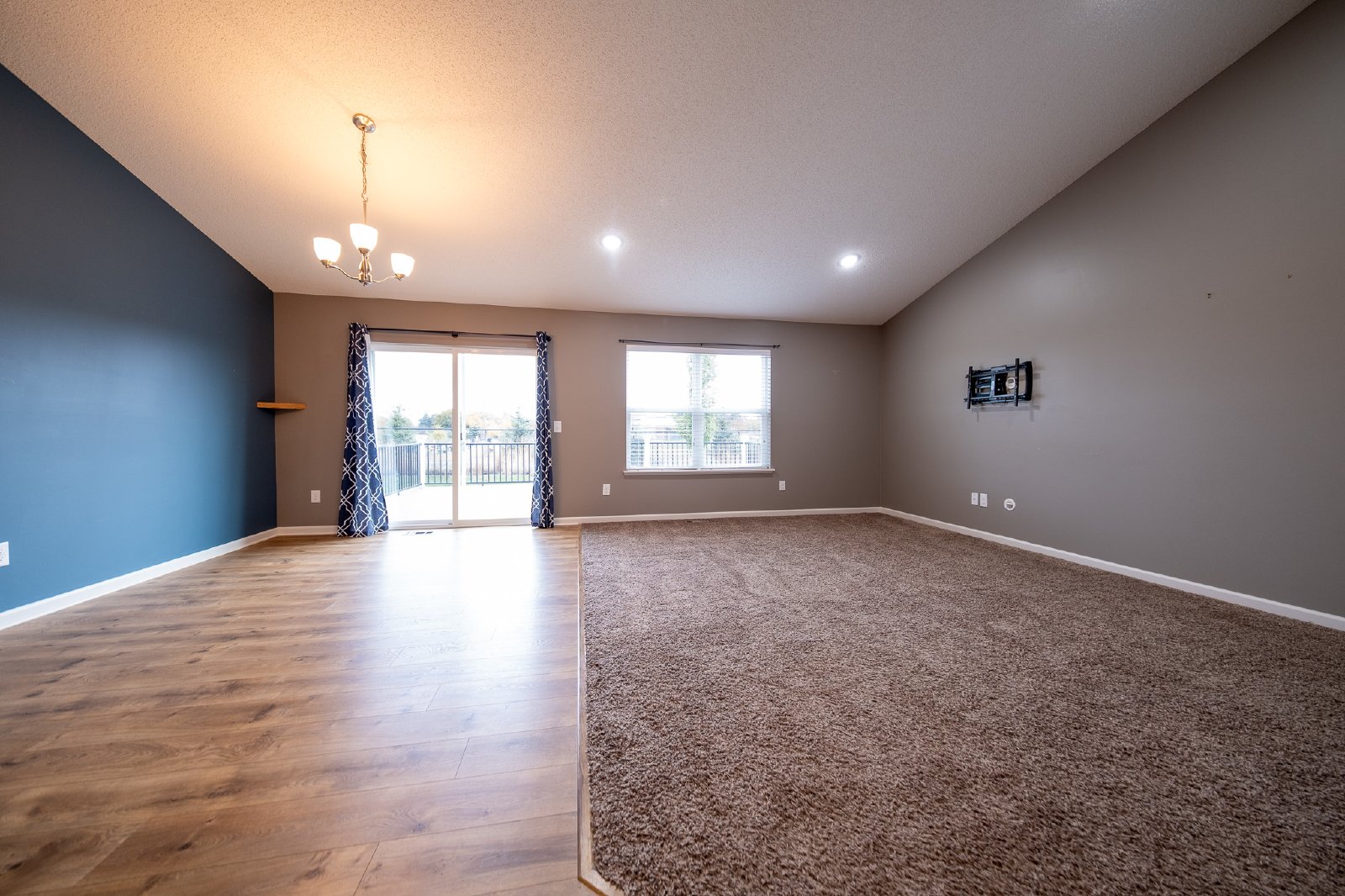 Emory Circle, Apple Valley (15141) LY KK1 - 1 property image