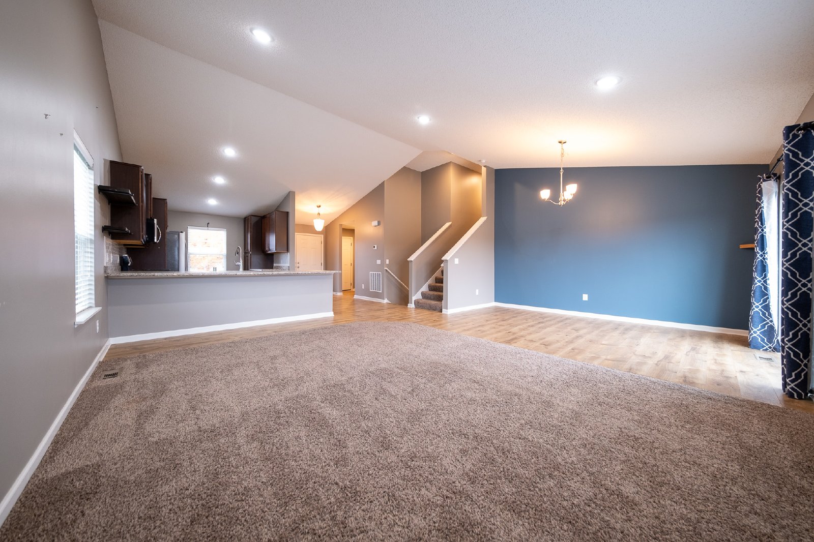 Emory Circle, Apple Valley (15141) LY KK1 - 1 property image
