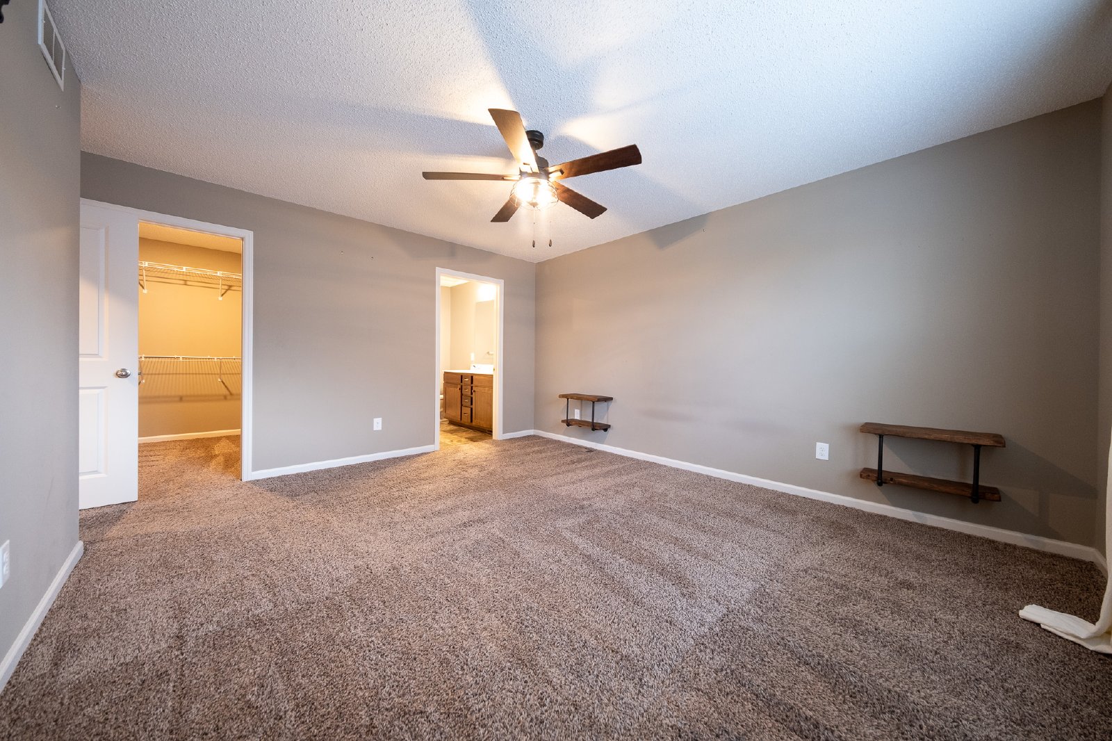 Emory Circle, Apple Valley (15141) LY KK1 - 1 property image