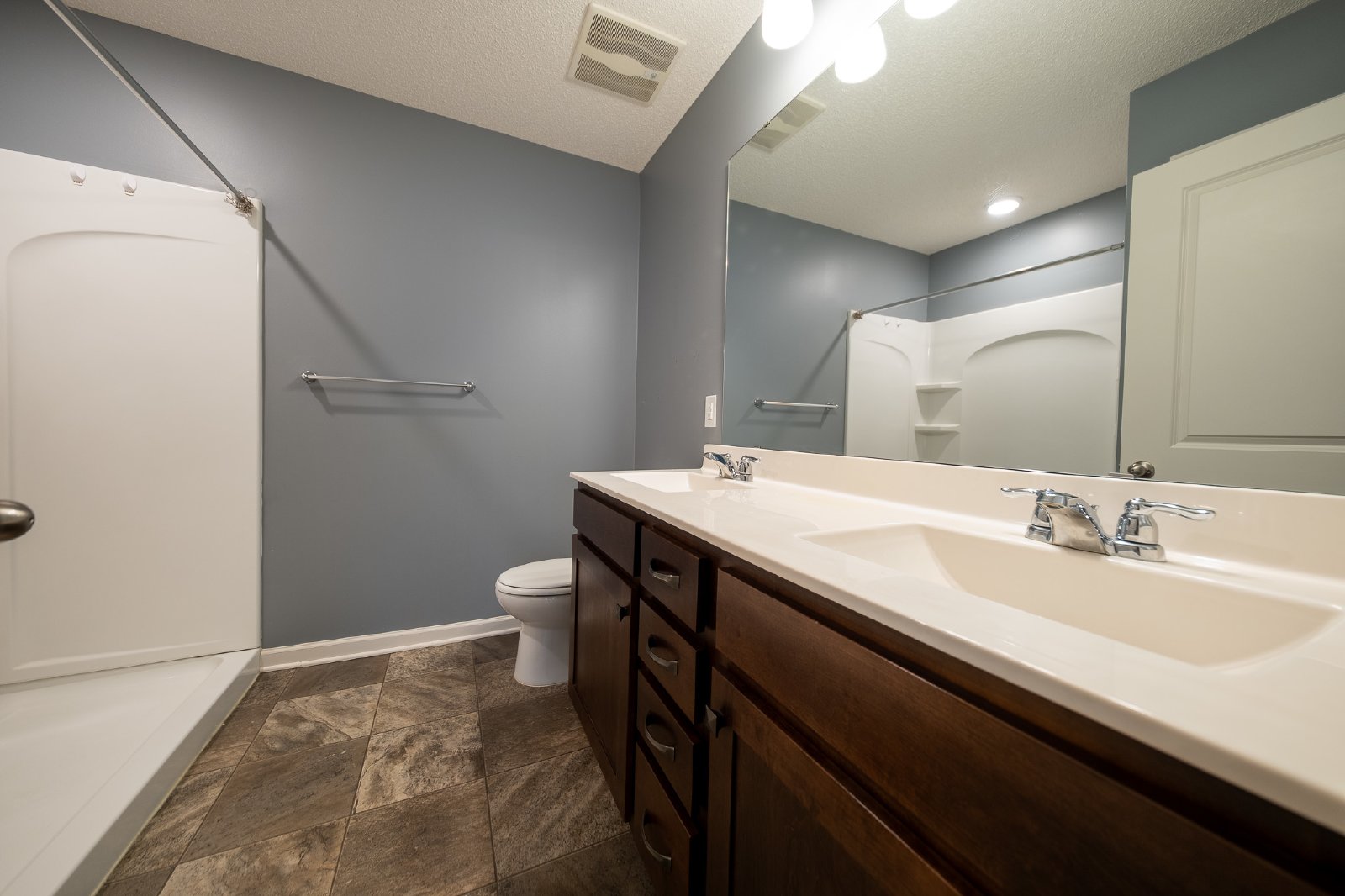 Emory Circle, Apple Valley (15141) LY KK1 - 1 property image