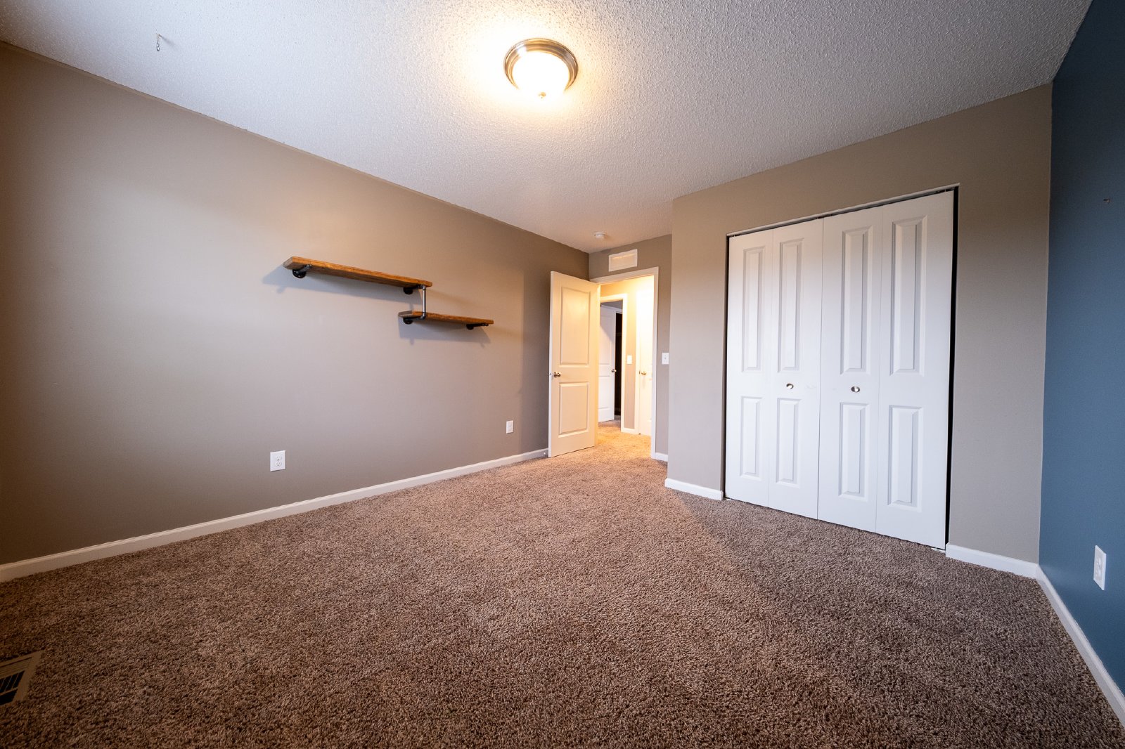 Emory Circle, Apple Valley (15141) LY KK1 - 1 property image
