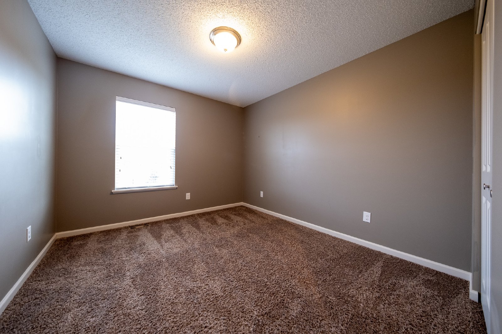 Emory Circle, Apple Valley (15141) LY KK1 - 1 property image