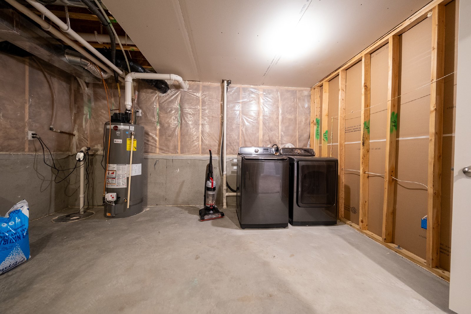 Emory Circle, Apple Valley (15141) LY KK1 - 1 property image