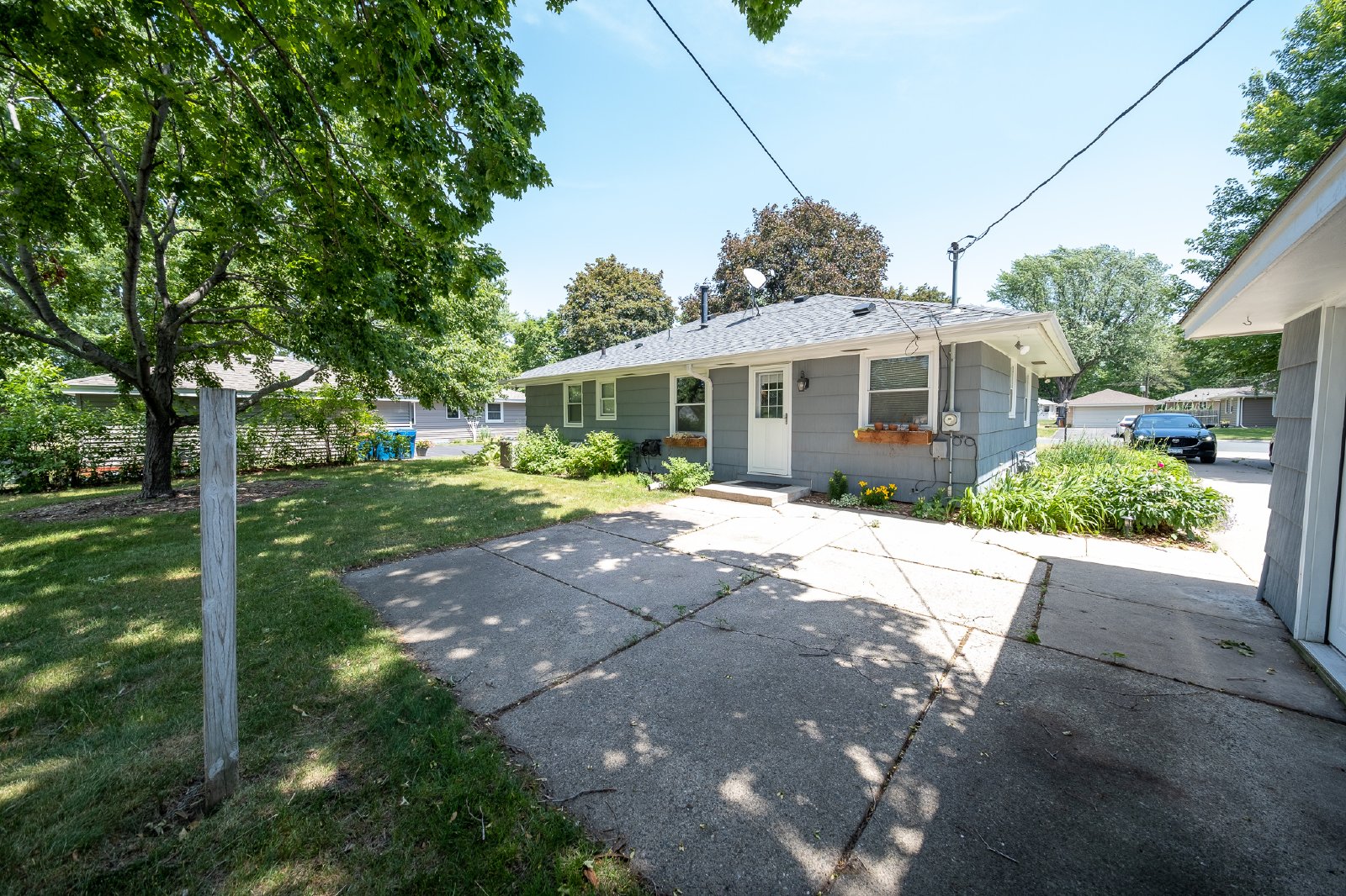 Columbus Avenue South, Bloomington (9924) LS KK1 **HWP** - 1 property image