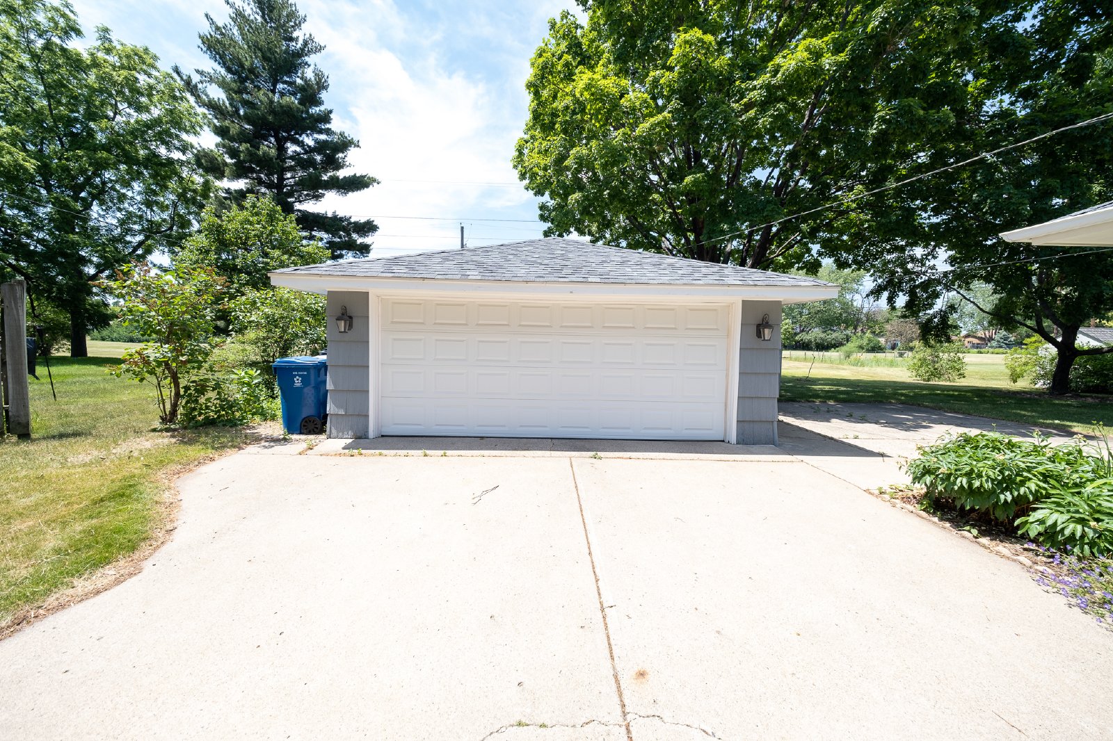 Columbus Avenue South, Bloomington (9924) LS KK1 **HWP** - 1 property image