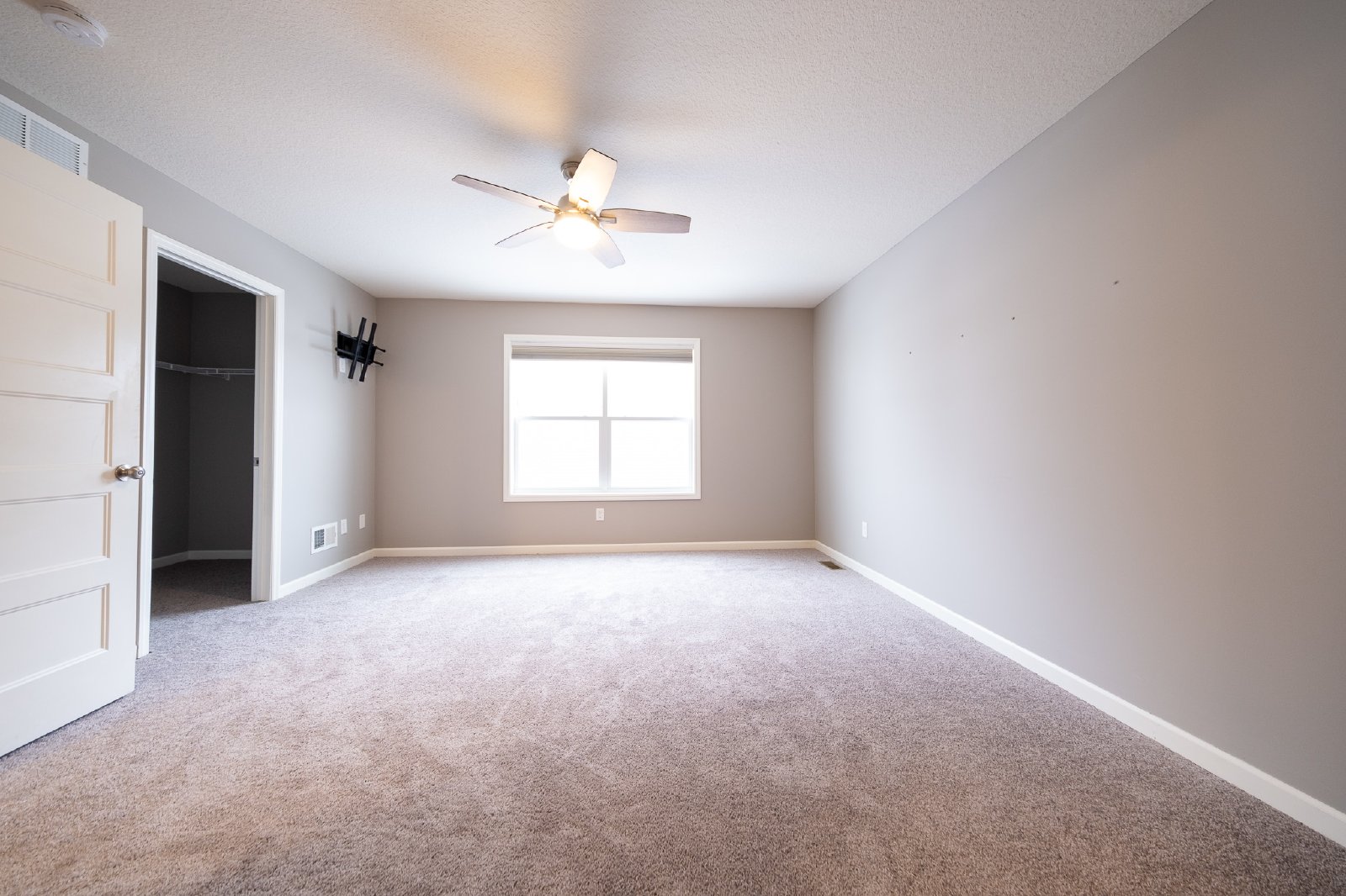 Guthrie Drive, Lakeville (20817) LY JS1 *HWP* - 1 property image