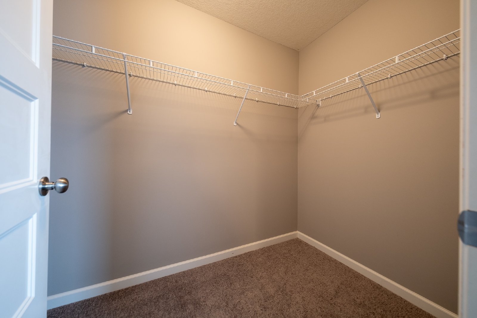 Guthrie Drive, Lakeville (20817) LY JS1 *HWP* - 1 property image