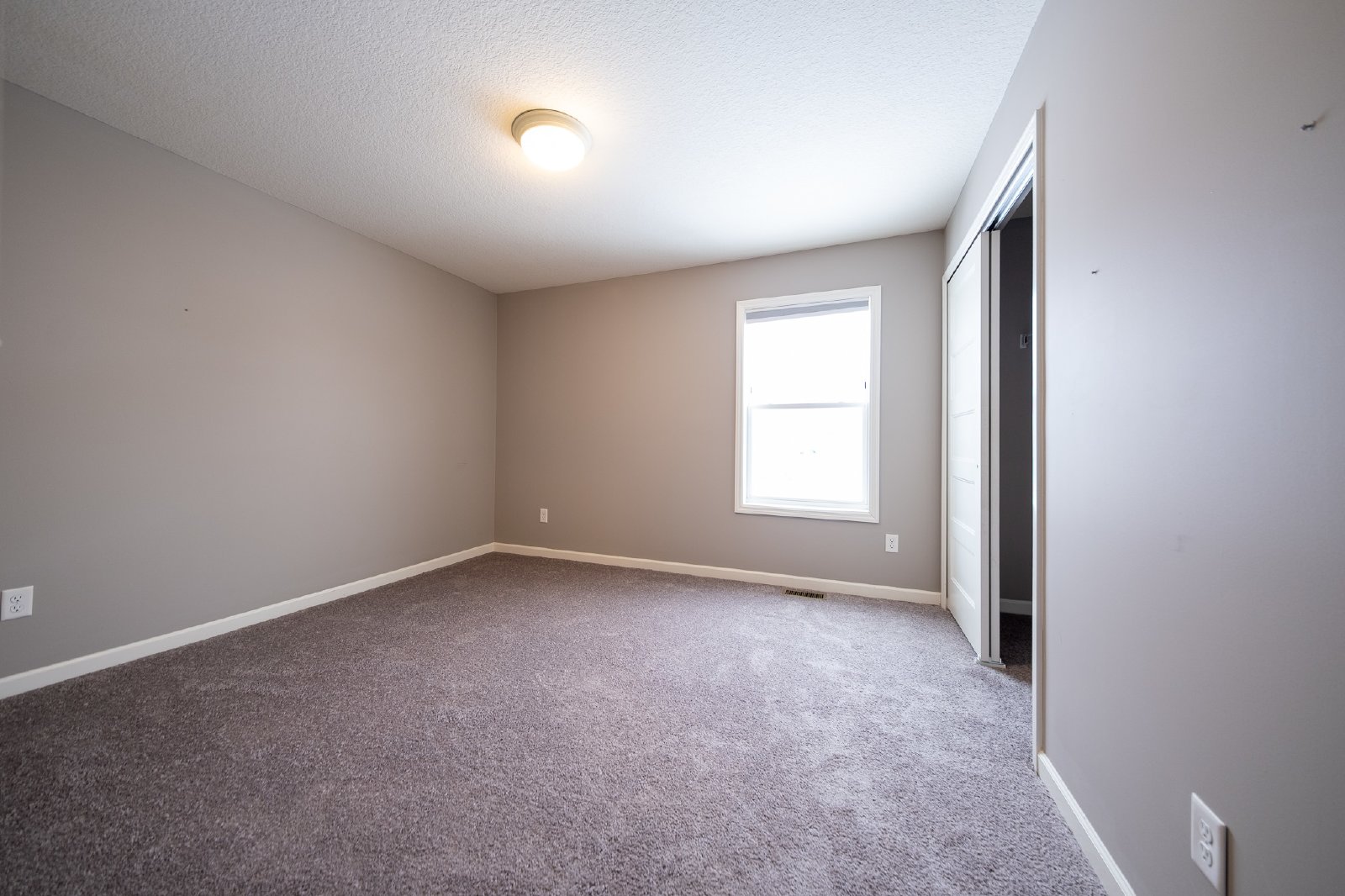 Guthrie Drive, Lakeville (20817) LY JS1 *HWP* - 1 property image