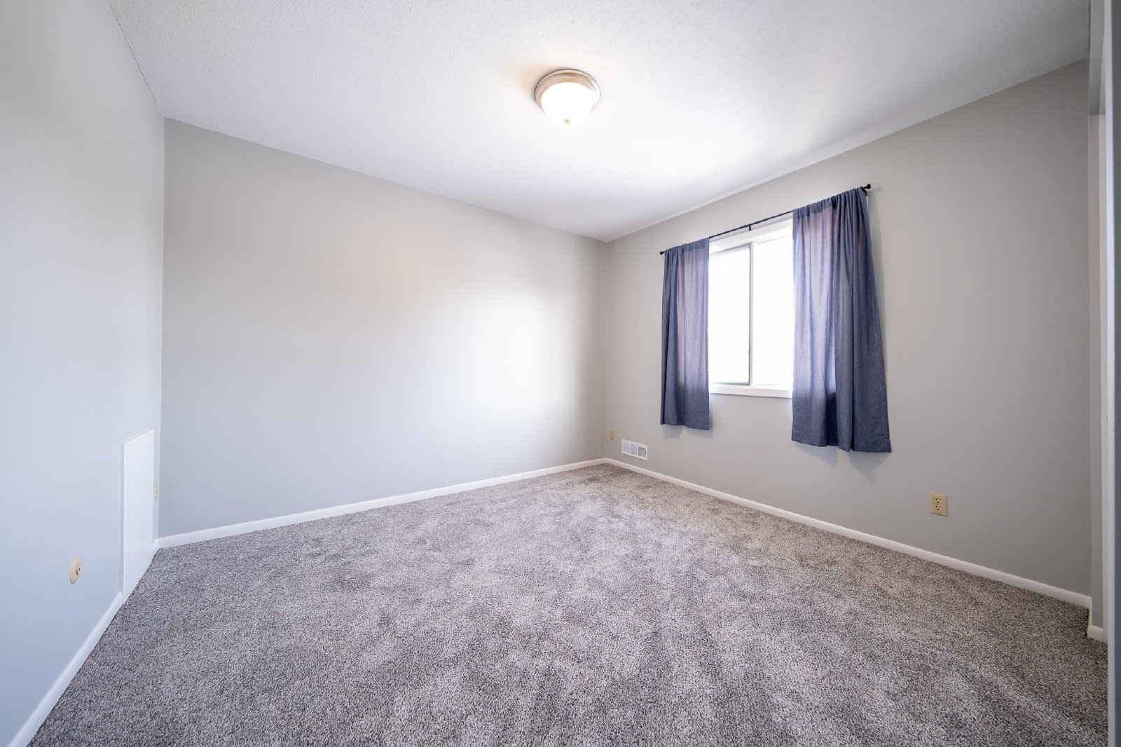 Whitney Drive, Apple Valley (7677) LS CW1 *HWP* - 1 property image