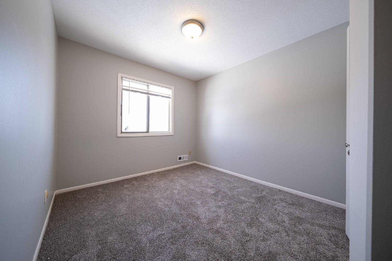 Whitney Drive, Apple Valley (7677) LS CW1 *HWP* - 1 property image