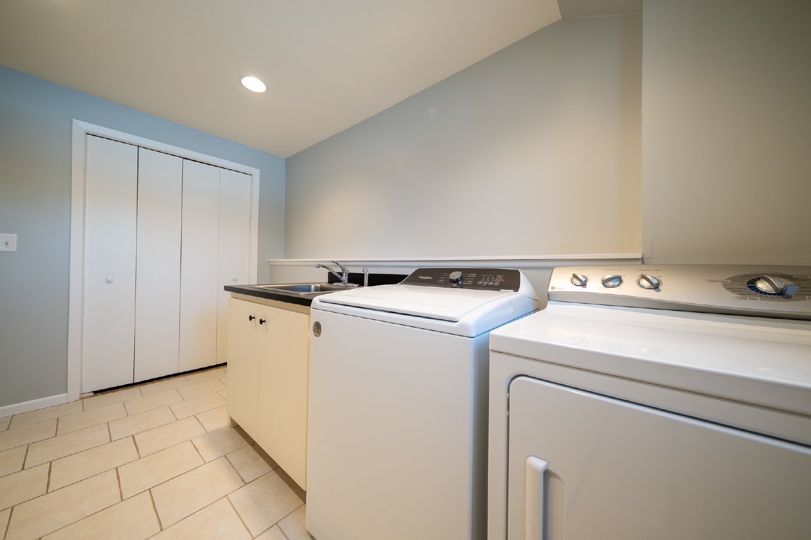 Whitney Drive, Apple Valley (7677) LS CW1 *HWP* - 1 property image