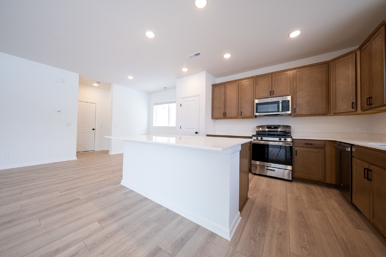 149th Street West, Rosemount (1111) MJ MG1 - 1 property image