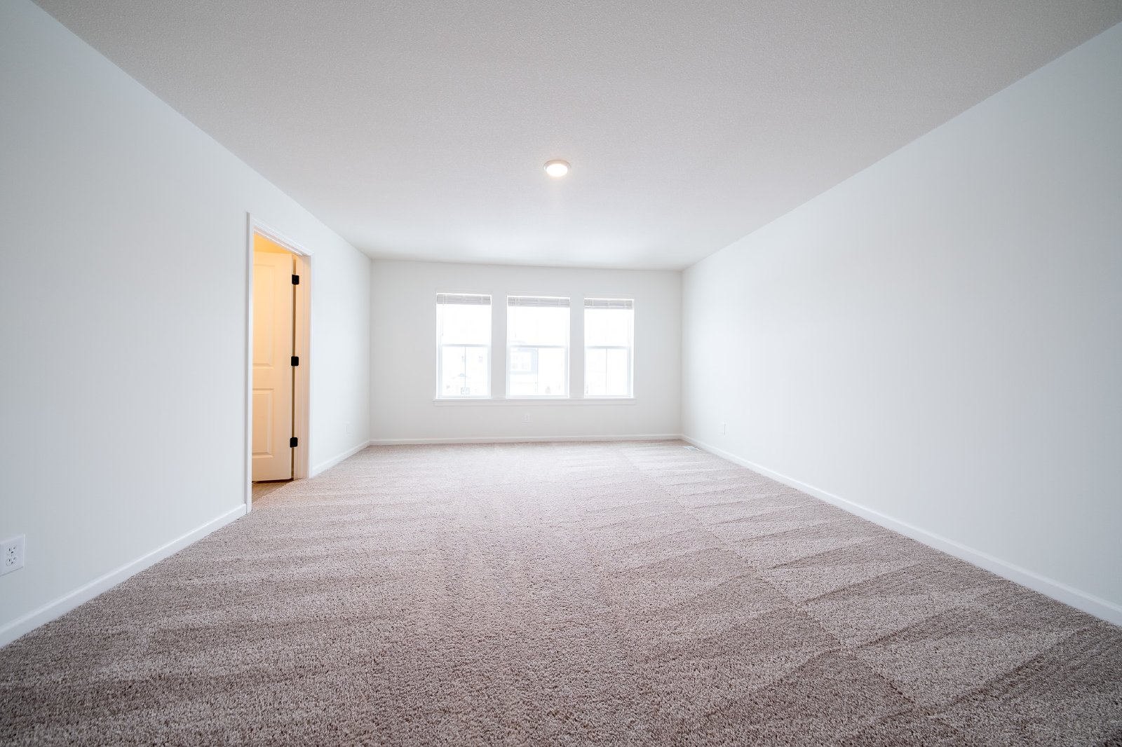 149th Street West, Rosemount (1111) MJ MG1 - 1 property image