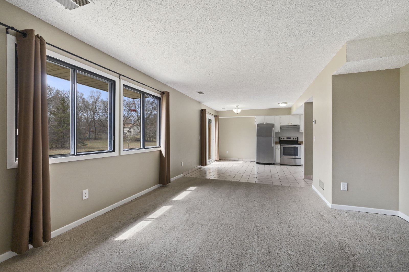 176th Street West, Lakeville (9350) MH KK1 **TPO** - 1 property image