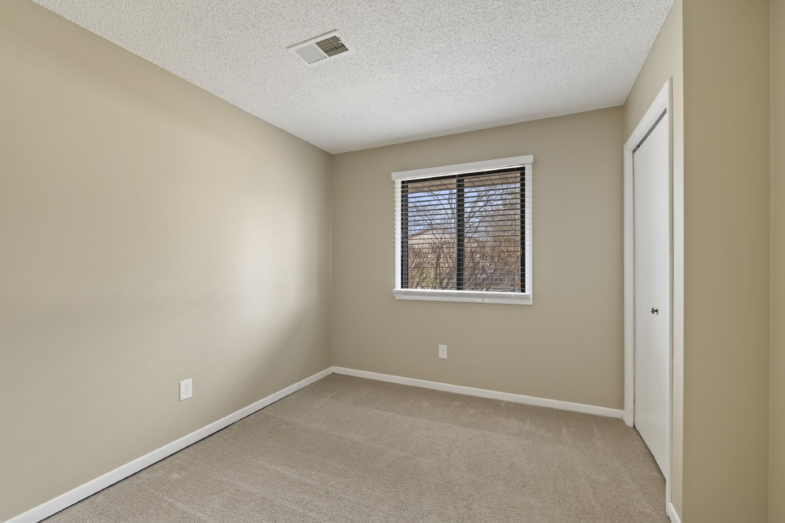 176th Street West, Lakeville (9350) MH KK1 **TPO** - 1 property image