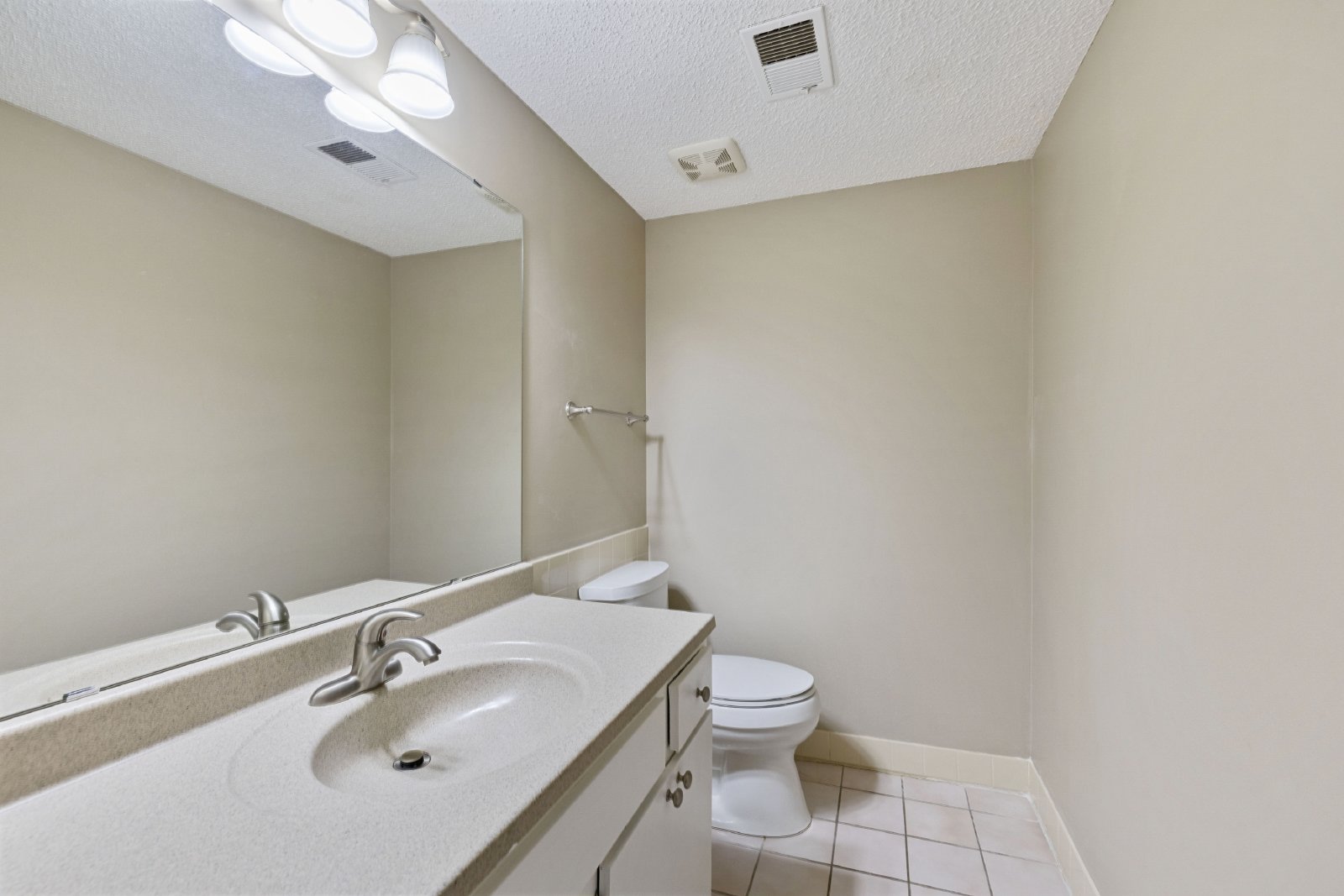 176th Street West, Lakeville (9350) MH KK1 **TPO** - 1 property image