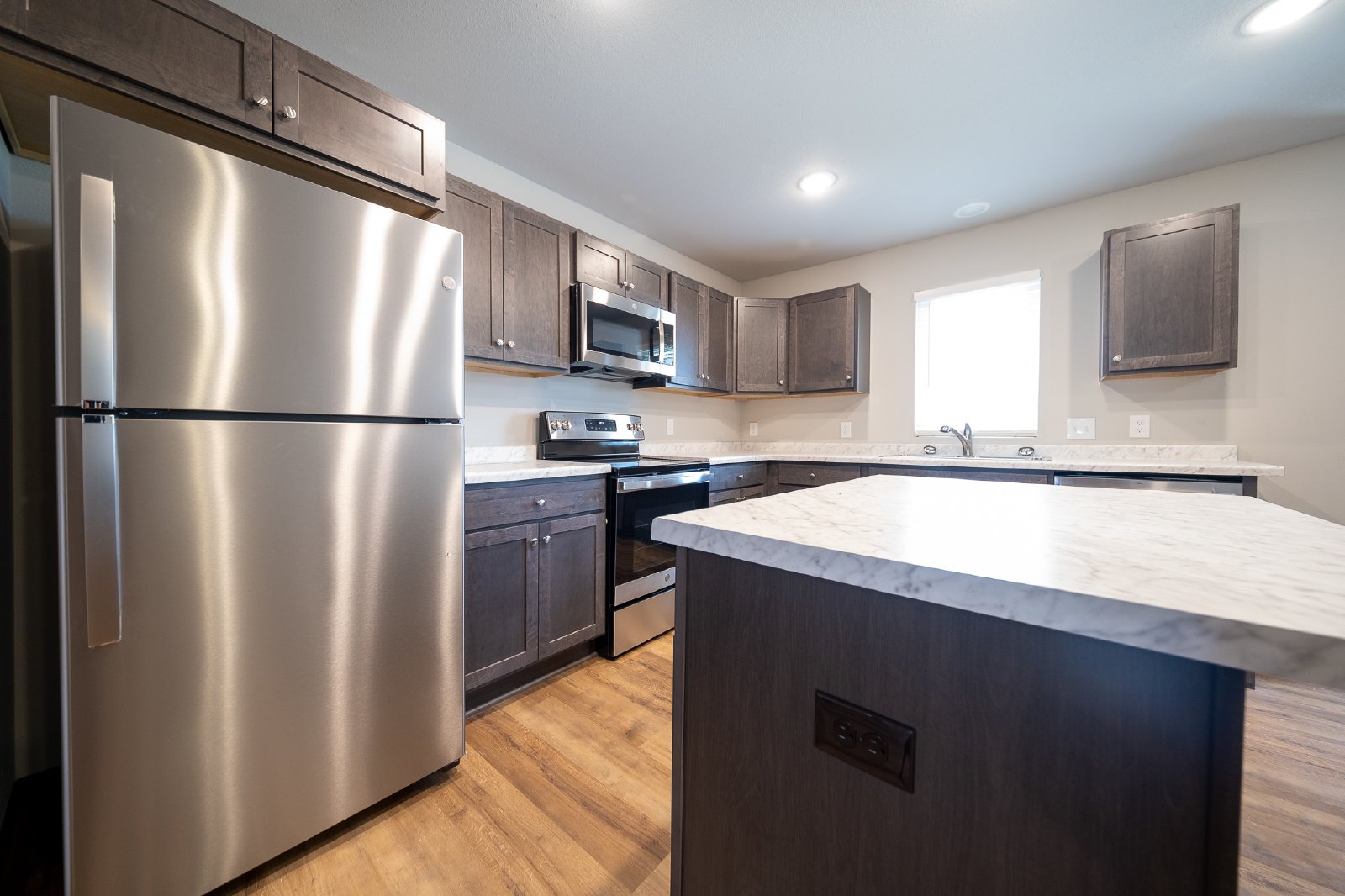 4th Circle Drive Southeast, Lonsdale (669) LY KZ1 **HWP** - 1 property image