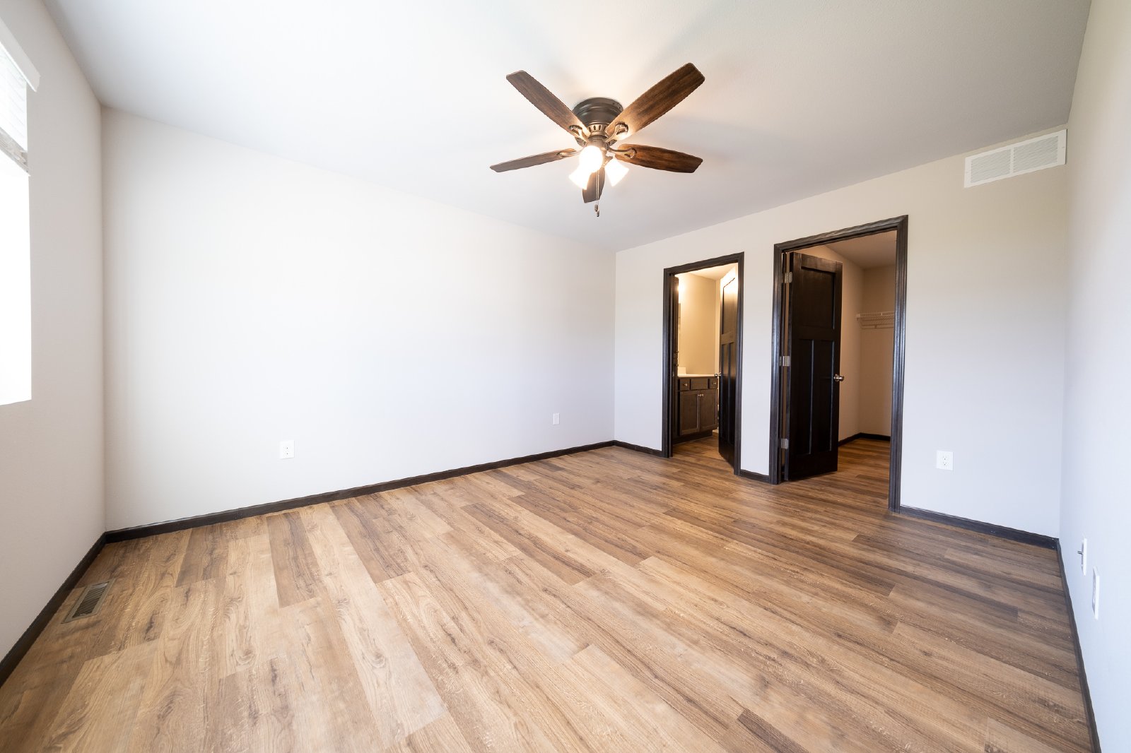 4th Circle Drive Southeast, Lonsdale (669) LY KZ1 **HWP** - 1 property image