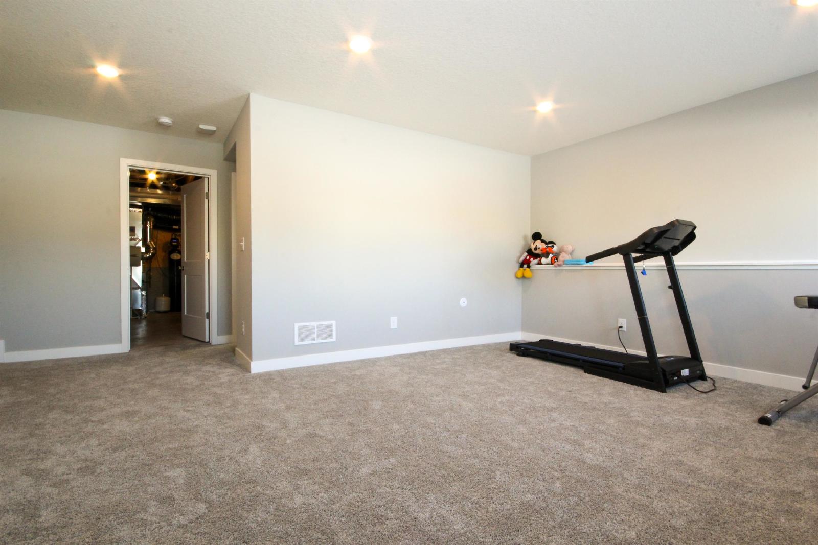 Arthur Court, Rosemount (1447) LS MG1 - 1 property image