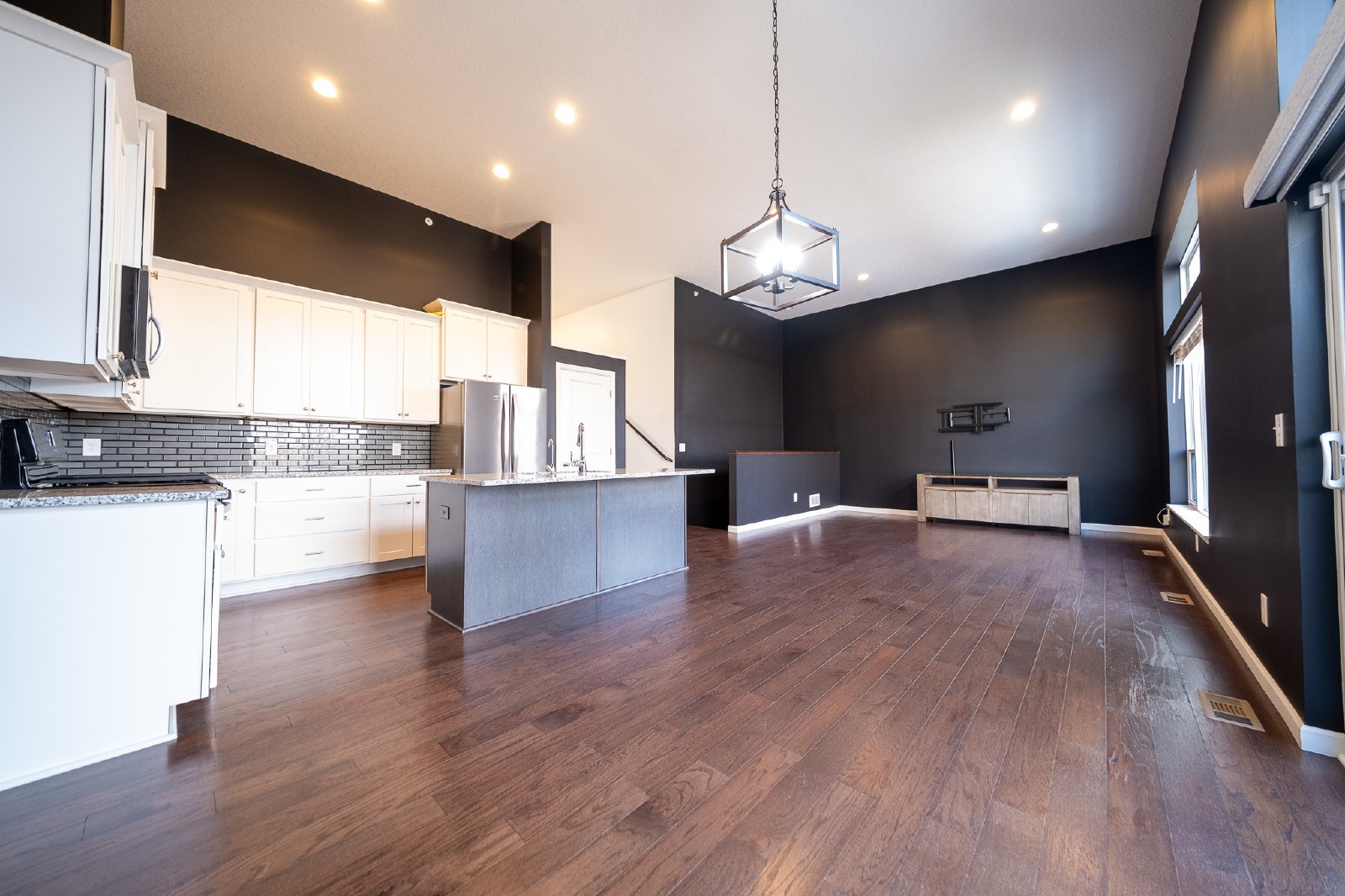 Bronze Parkway, Rosemount (13369) LS DG1 *HWP* - 1 property image