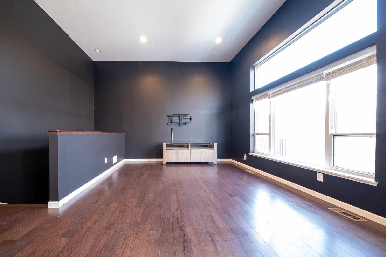 Bronze Parkway, Rosemount (13369) LS DG1 *HWP* - 1 property image