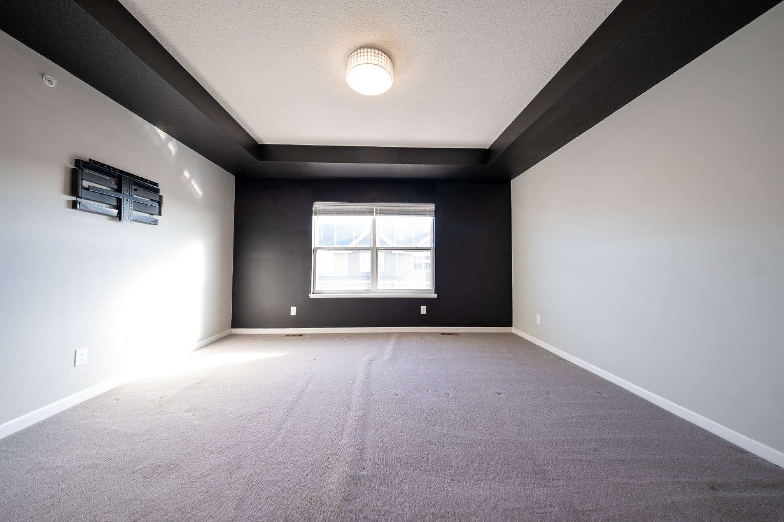 Bronze Parkway, Rosemount (13369) LS DG1 *HWP* - 1 property image