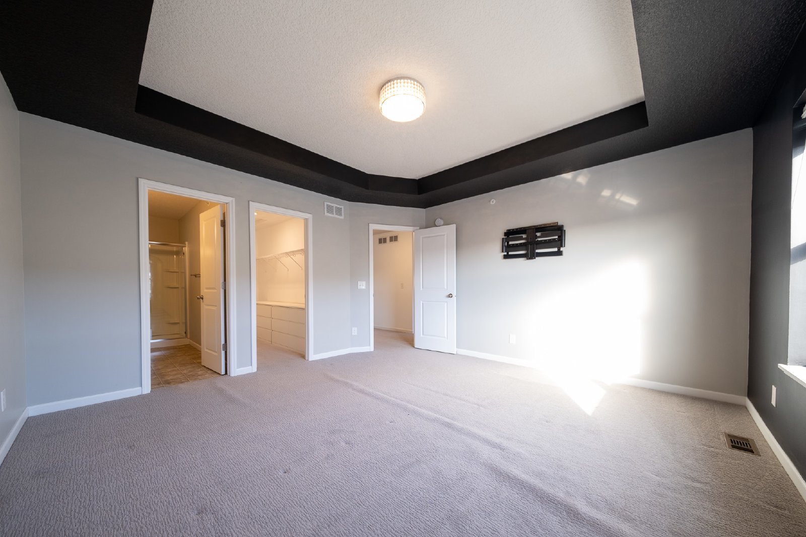 Bronze Parkway, Rosemount (13369) LS DG1 *HWP* - 1 property image