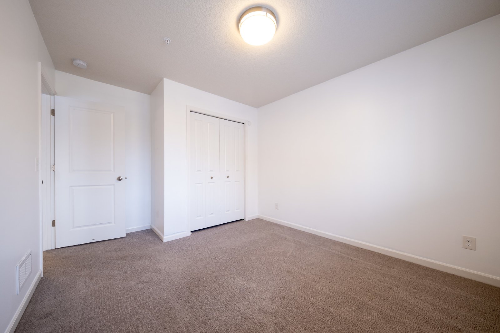 Bronze Parkway, Rosemount (13369) LS DG1 *HWP* - 1 property image